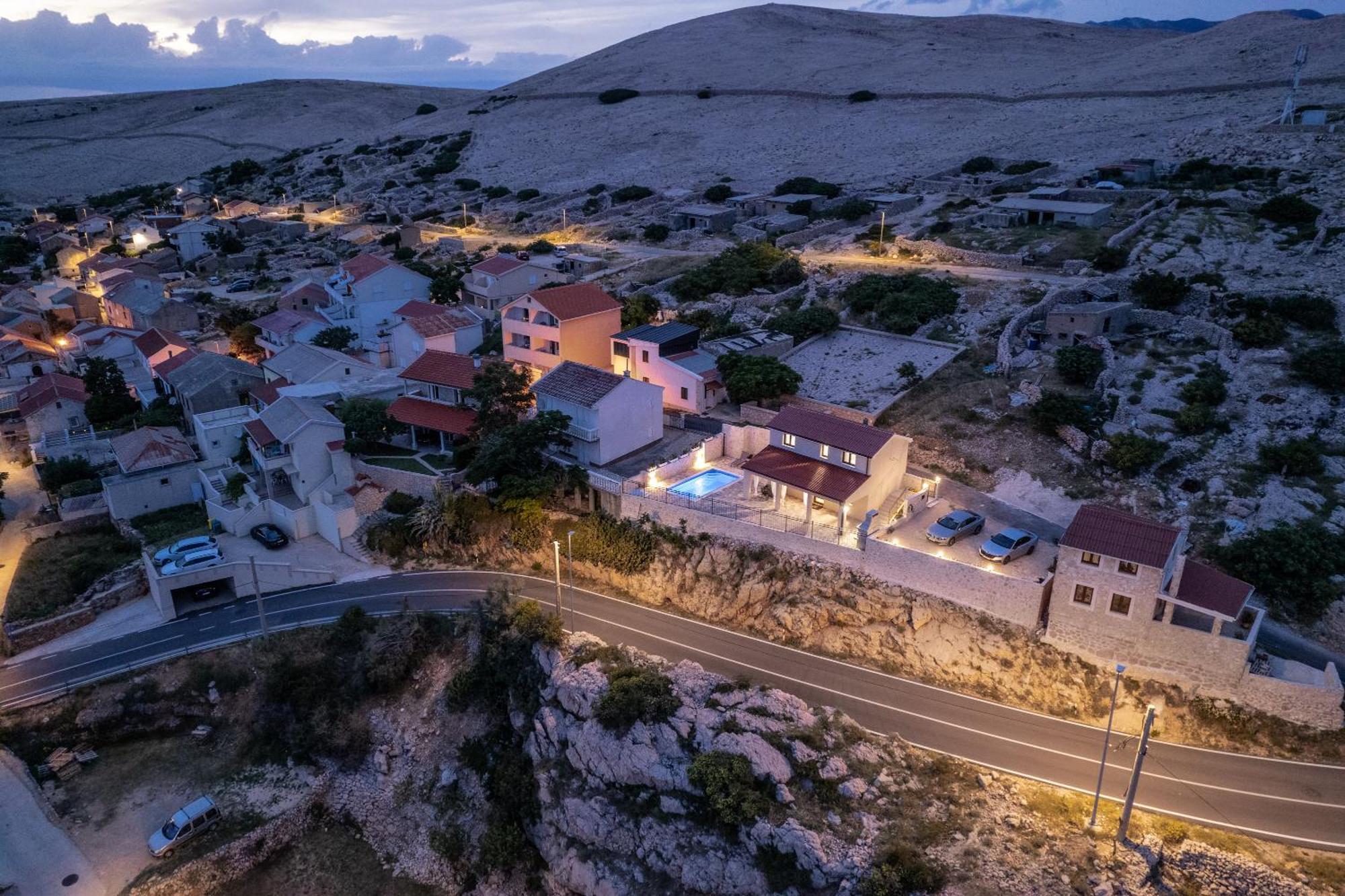 Villa Kamia With Private Heated Pool And Electric Vehicle Adapter Zubovići エクステリア 写真