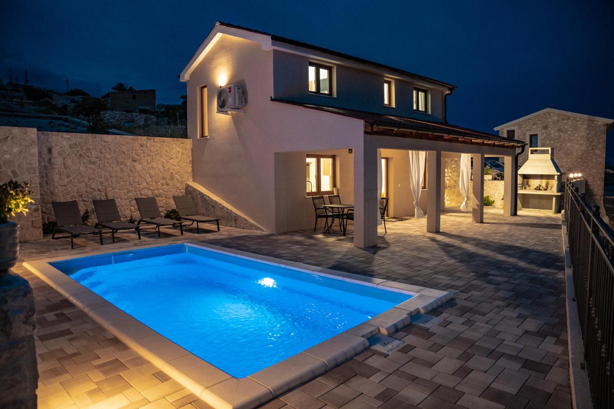 Villa Kamia With Private Heated Pool And Electric Vehicle Adapter Zubovići エクステリア 写真