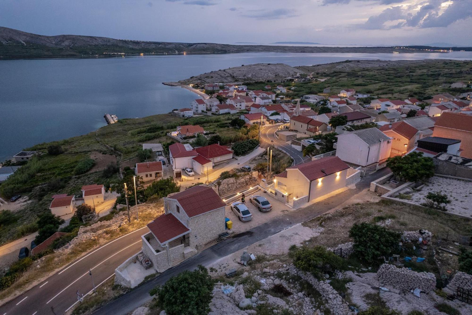 Villa Kamia With Private Heated Pool And Electric Vehicle Adapter Zubovići エクステリア 写真