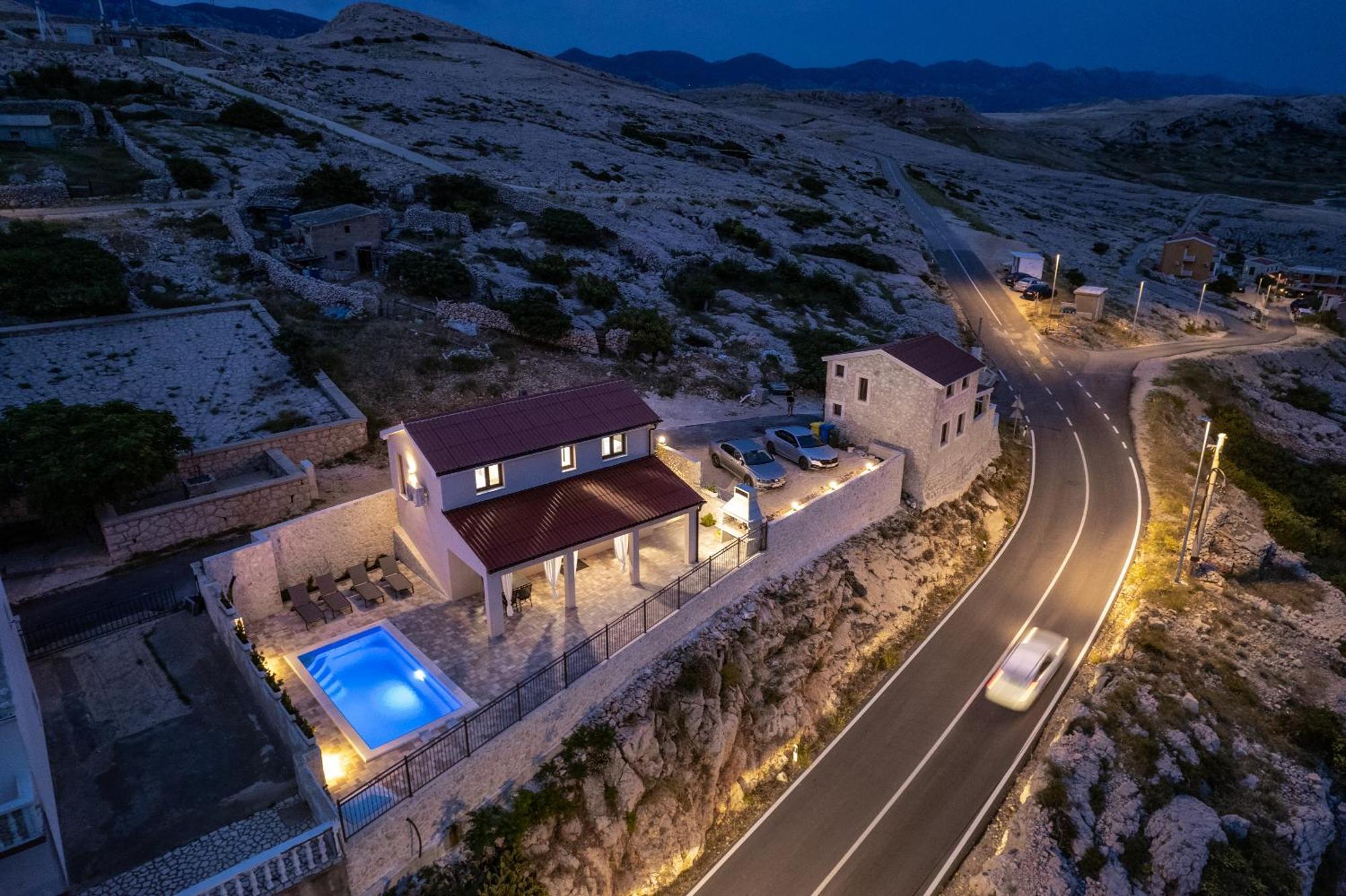 Villa Kamia With Private Heated Pool And Electric Vehicle Adapter Zubovići エクステリア 写真