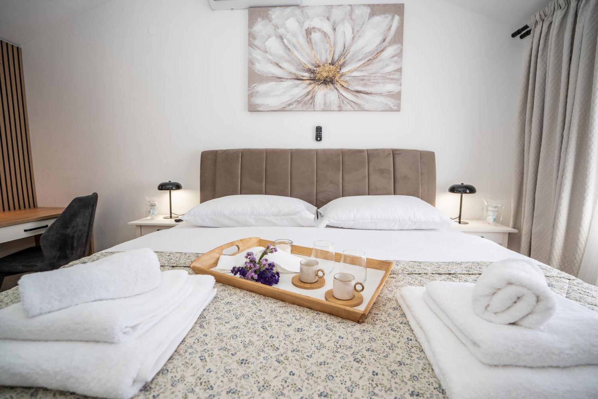 Villa Kamia With Private Heated Pool And Electric Vehicle Adapter Zubovići エクステリア 写真