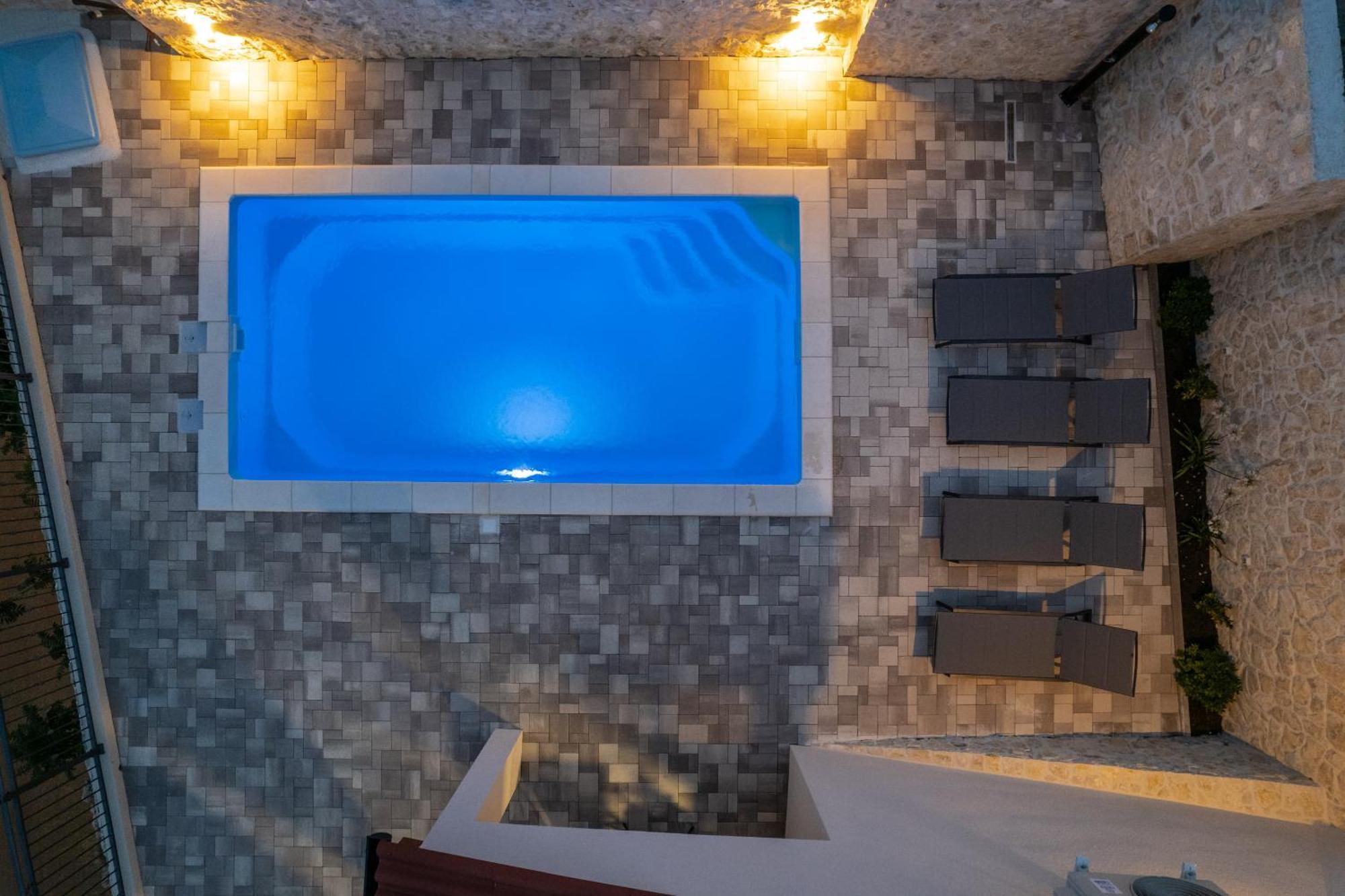 Villa Kamia With Private Heated Pool And Electric Vehicle Adapter Zubovići エクステリア 写真