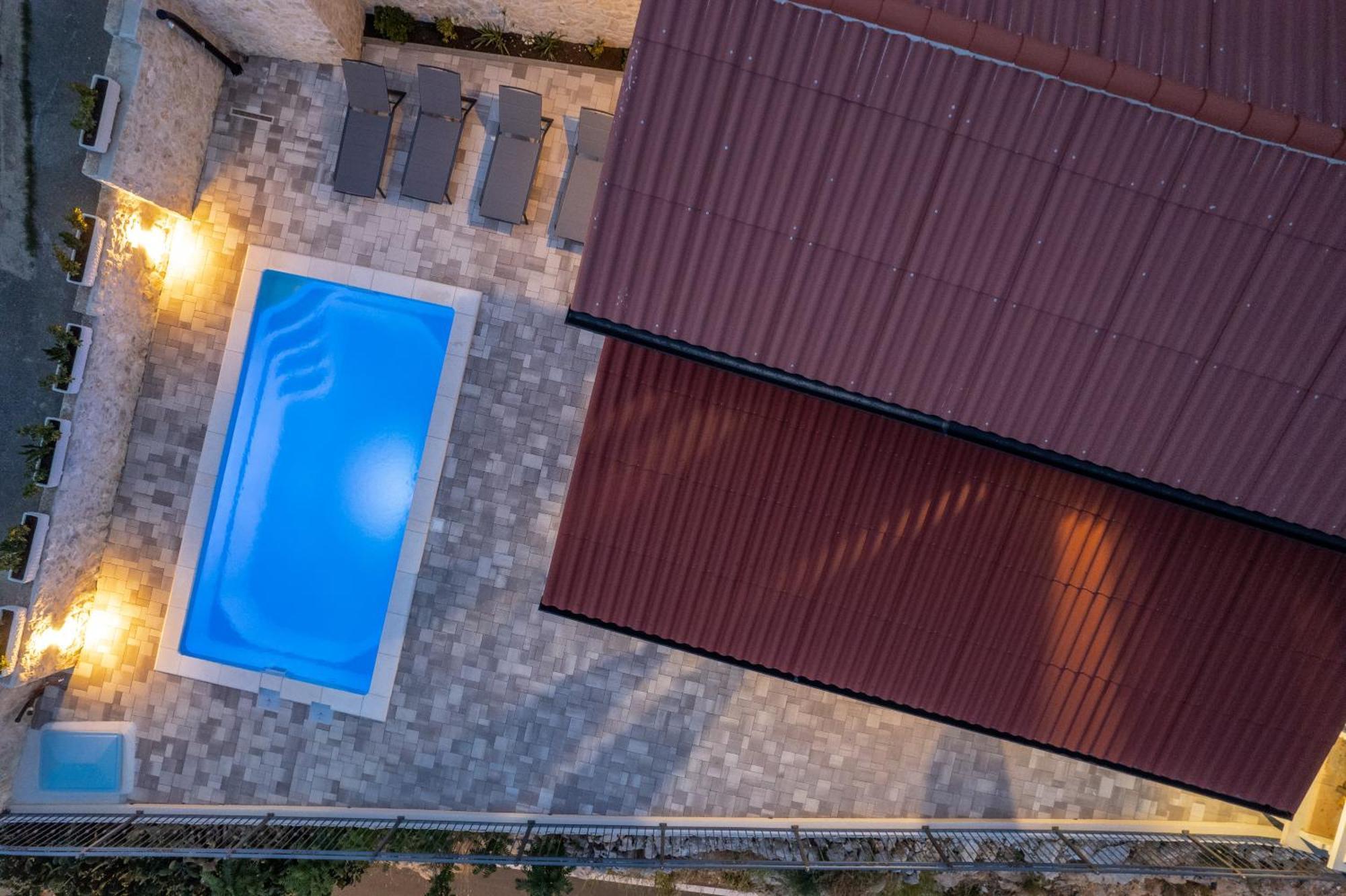 Villa Kamia With Private Heated Pool And Electric Vehicle Adapter Zubovići エクステリア 写真