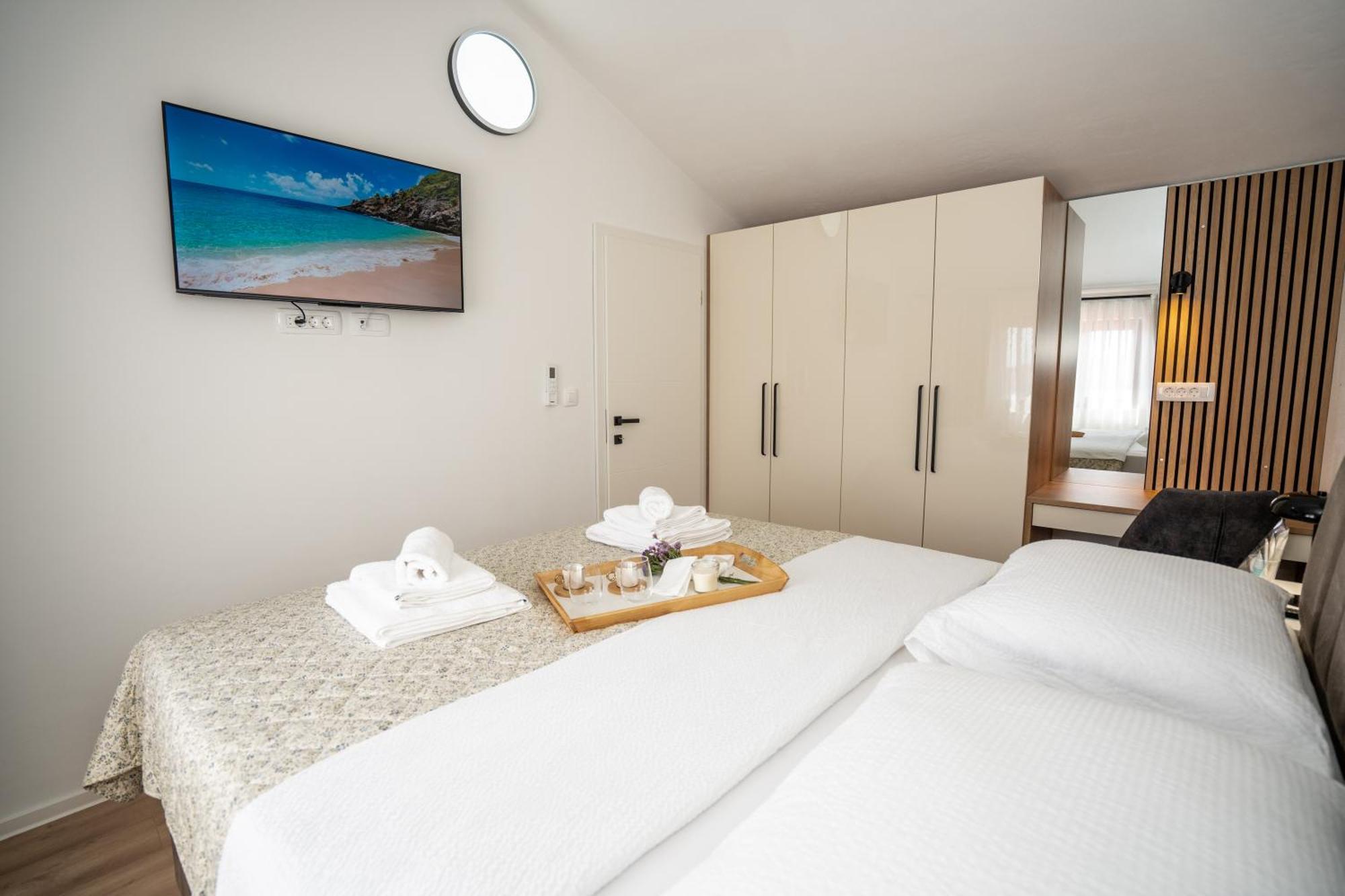 Villa Kamia With Private Heated Pool And Electric Vehicle Adapter Zubovići エクステリア 写真