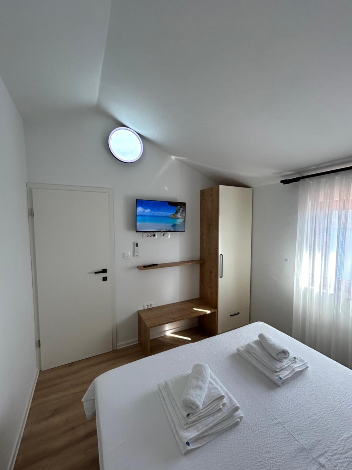 Villa Kamia With Private Heated Pool And Electric Vehicle Adapter Zubovići エクステリア 写真