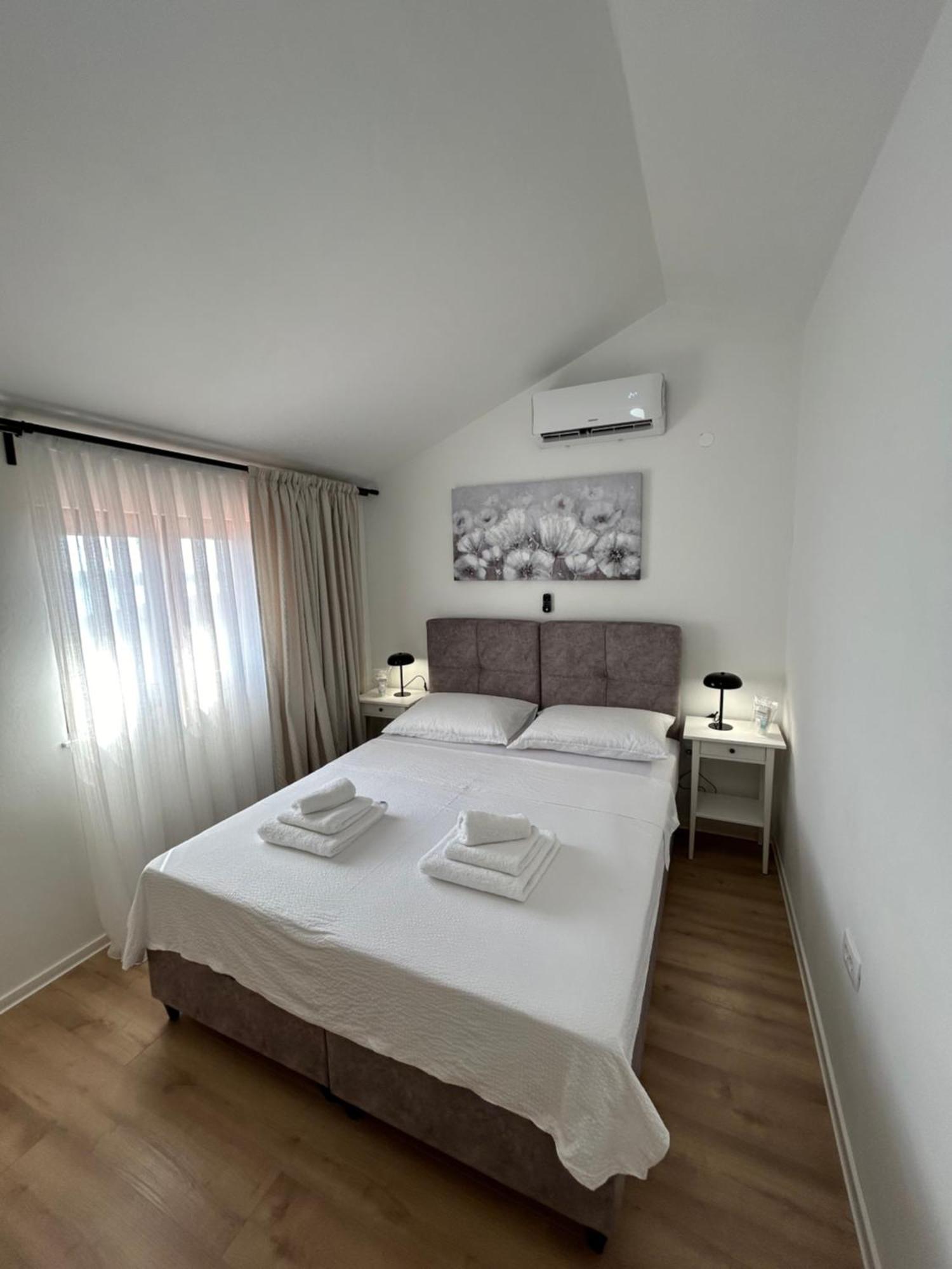 Villa Kamia With Private Heated Pool And Electric Vehicle Adapter Zubovići エクステリア 写真